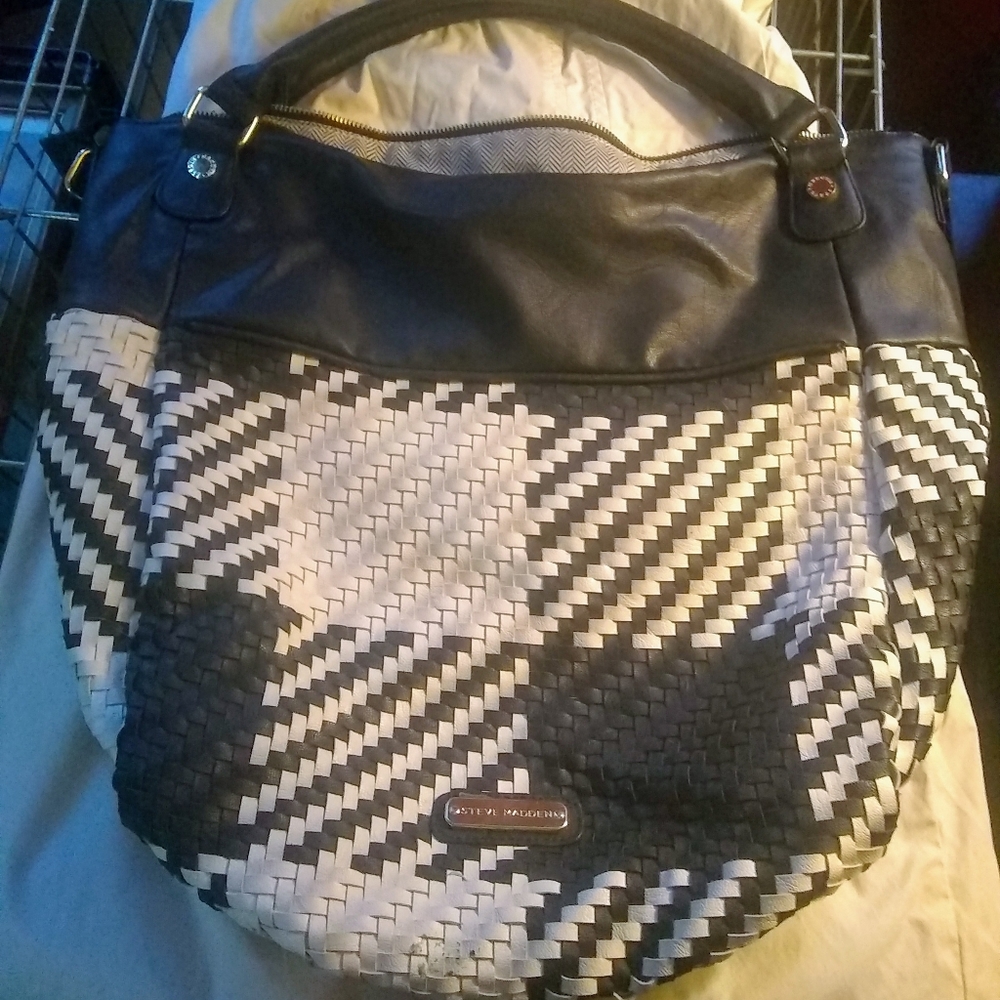 Steve Madden Black and White Purse